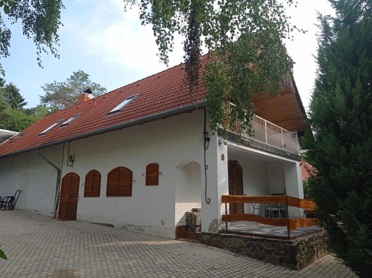 Parraghegy Apartman Villa Zalaszanto Ngoại thất bức ảnh